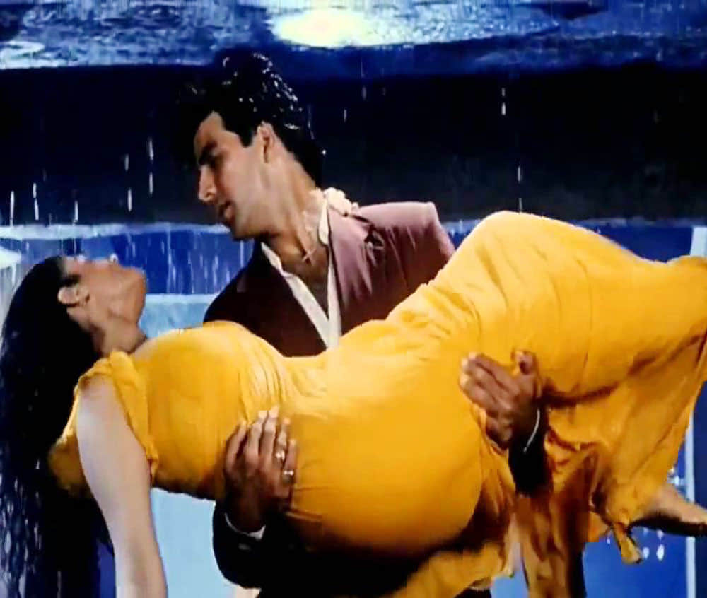 Raveena Tandon was down with fever during the shoot of 'Tip Tip Barsa Pani' 
