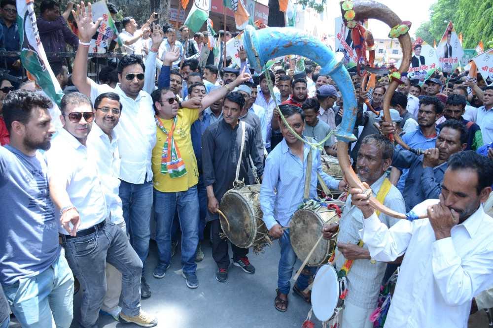 heavy crowd in pcc chief Pritam's Congratulatory Ceremony