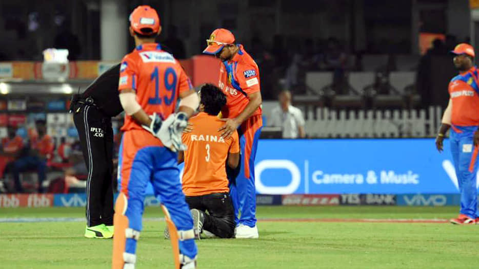 suresh rainas fan goes up to stadium