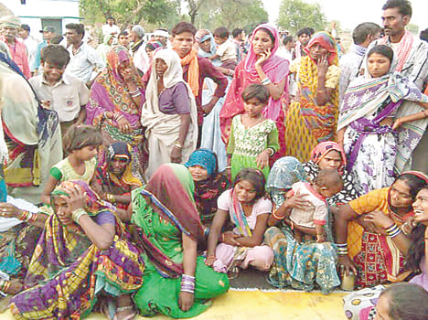 Roadways running in the procession Just put two brothers to trample