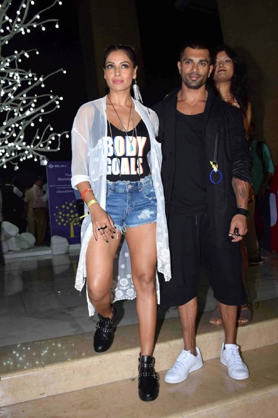 bollywood celebrities at bieber concert get captured in camera 