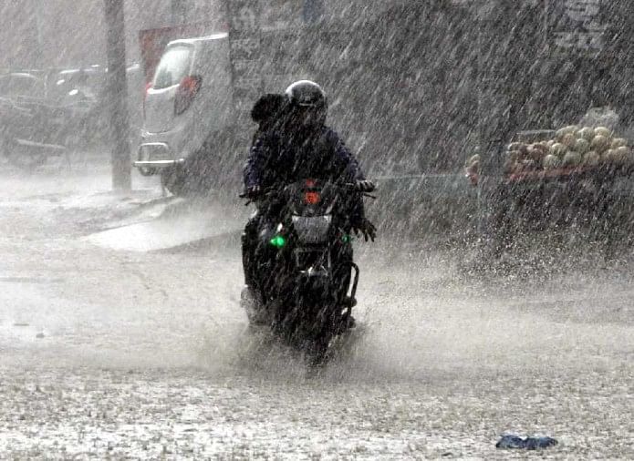Heavy rain is expected in all the districts of Uttarakhand today