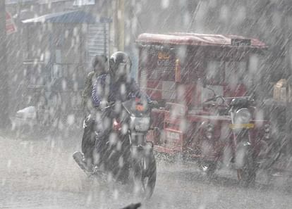 Uttarakhand Weather: बागेश्वर और चंपावत में भारी बारिश का ऑरेंज अलर्ट, अन्य जिलों में भी जमकर बरसेंगे मेघ Uttarakhand Weather News heavy rainfall Warning in Today over the state
