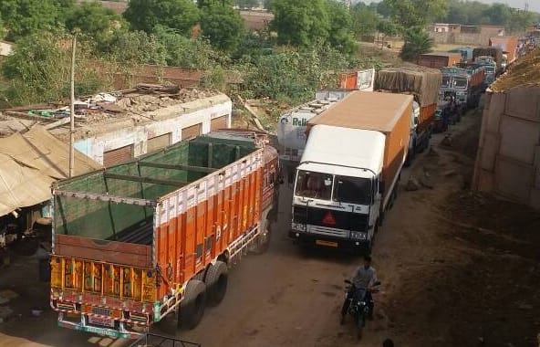 Delhi-Agra highway stayed for five hours