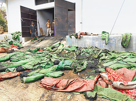 Fire in tents house warehouse, loss of five lakhs