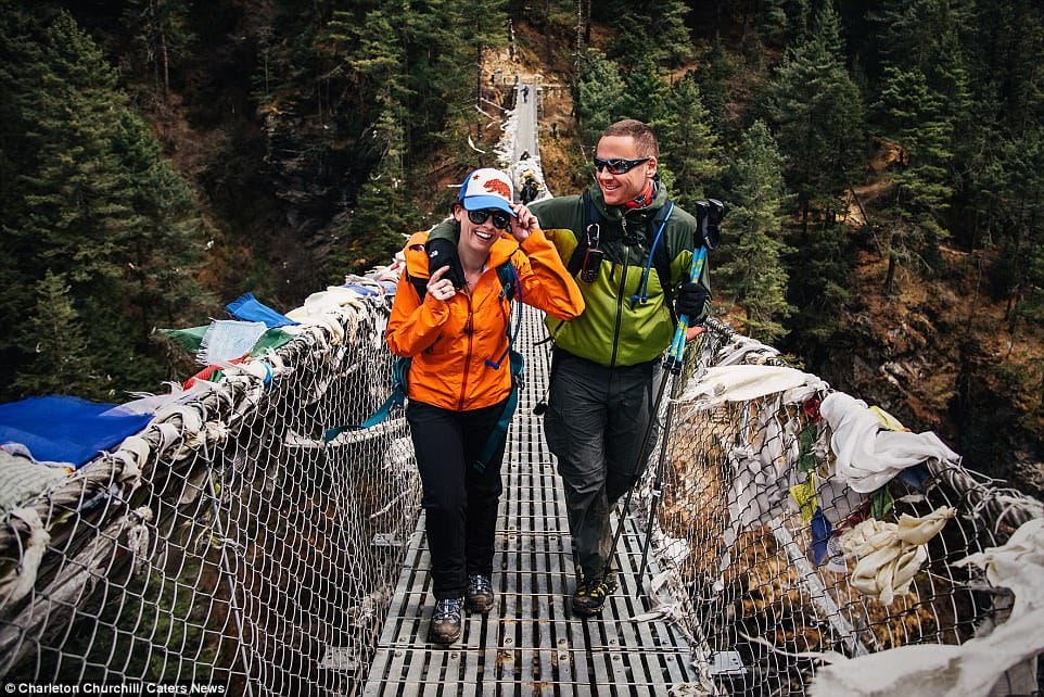 California couple tied knot 17,000 ft above sea level.