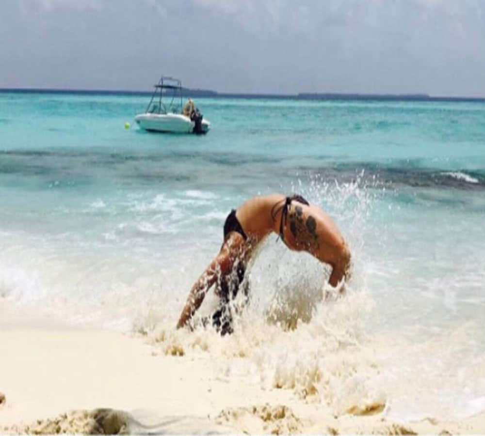 jackie shroff daughter krishna shroff share bikini photo on instagram