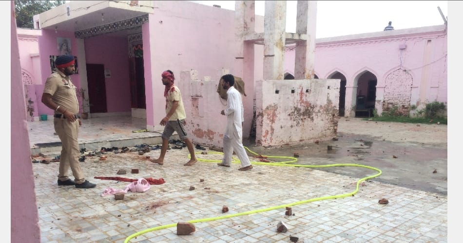 stone pelting and shootout in two groups after dispute at bernala of punjab