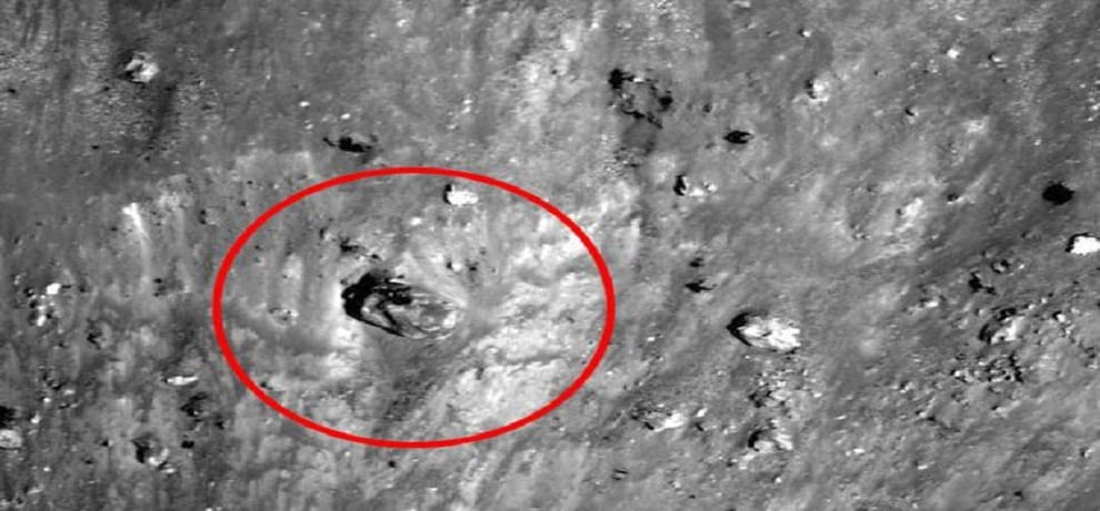 Alien army on the moon