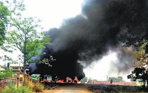 At the death of the student, the crowd thrown three dumper