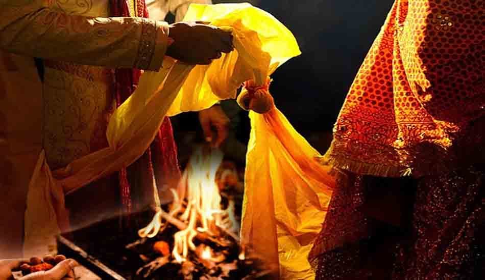 girlfriend came at boyfriends marriage with gun in kanpur