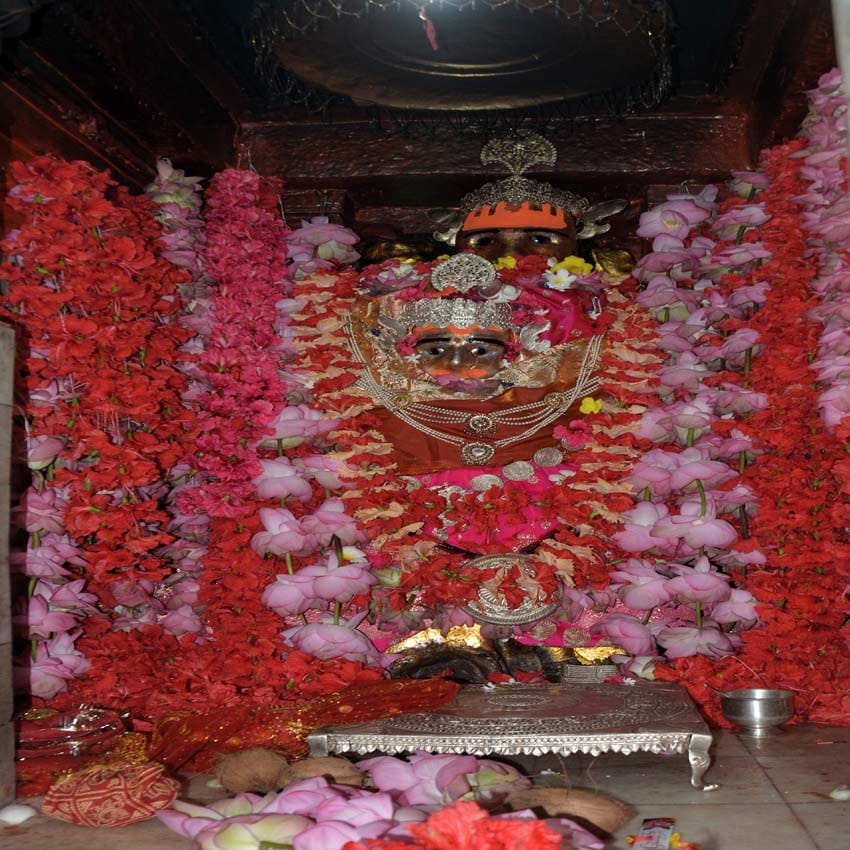 girjabandh temple, where lord hanuman worshipped in female form 