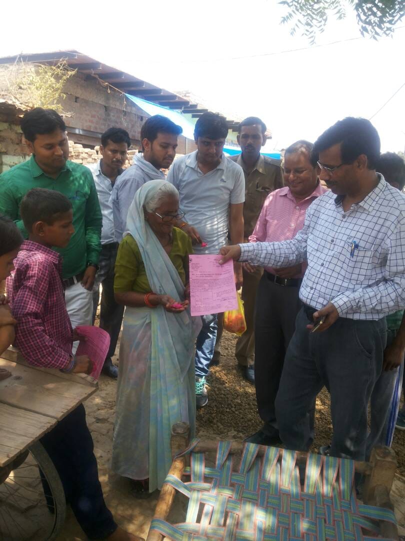 gandhigiri for bill collection in agra region