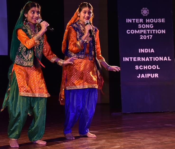 singing contest in iis school 