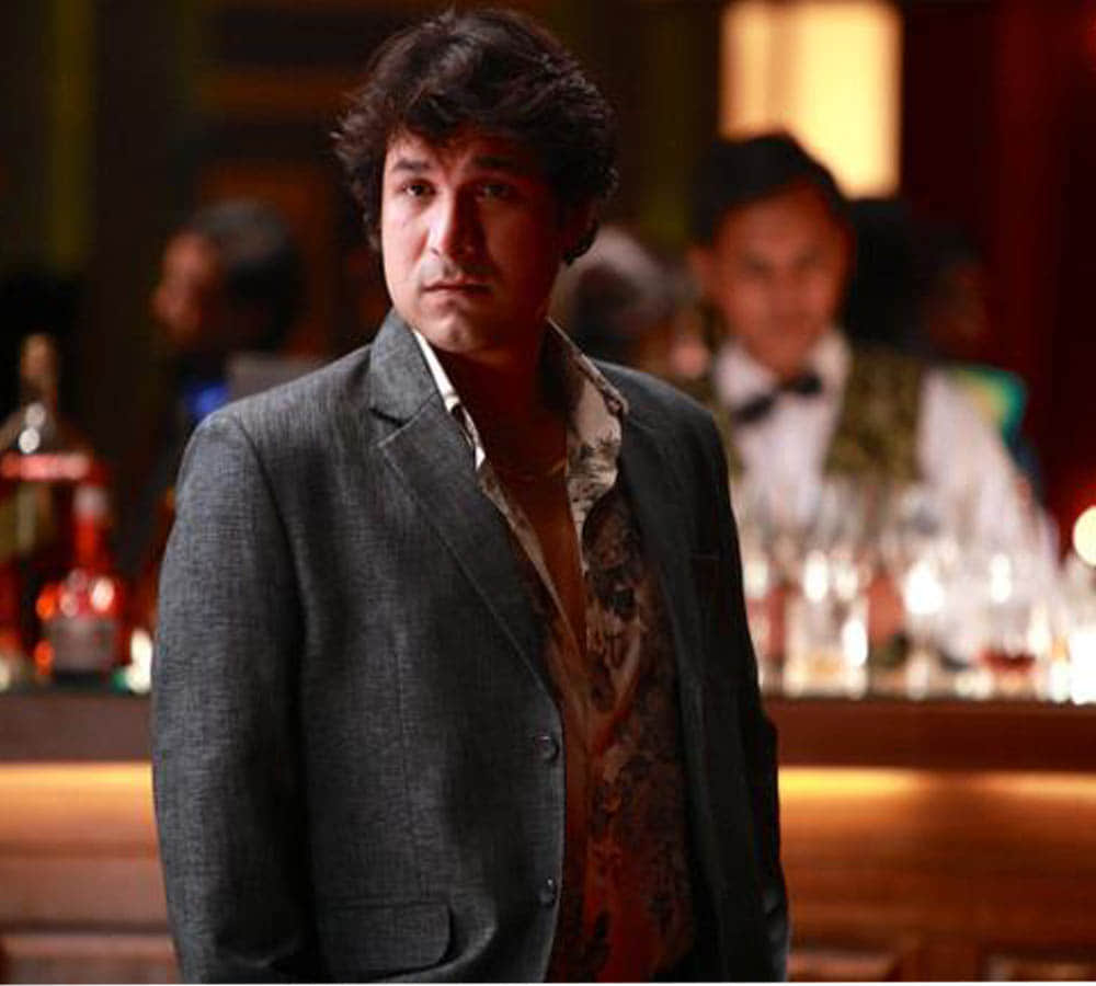Actor Kader Khan son Sarfaraz Khan popular in theatre, production but flop in films