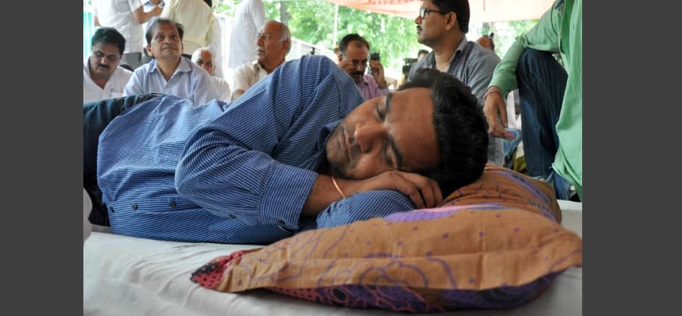 aap sacked minister kapil mishra health deteriorated during Hunger strike