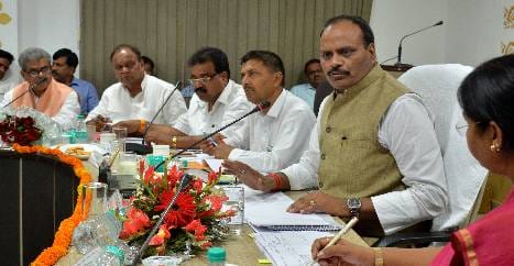 Minister in charge of rolling out files when paused