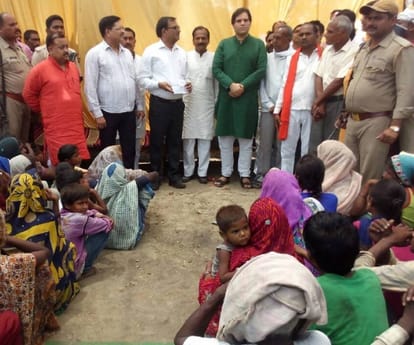 varun gandhi visits sultanpur and helped needy villagers