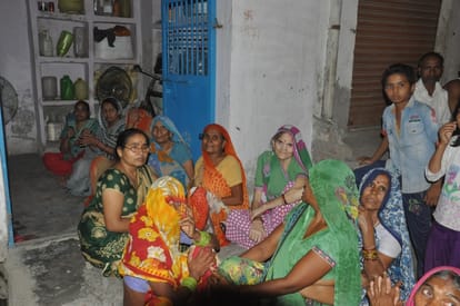 shopkeeper murdered in agra only for 20 rupees recharge coupn 