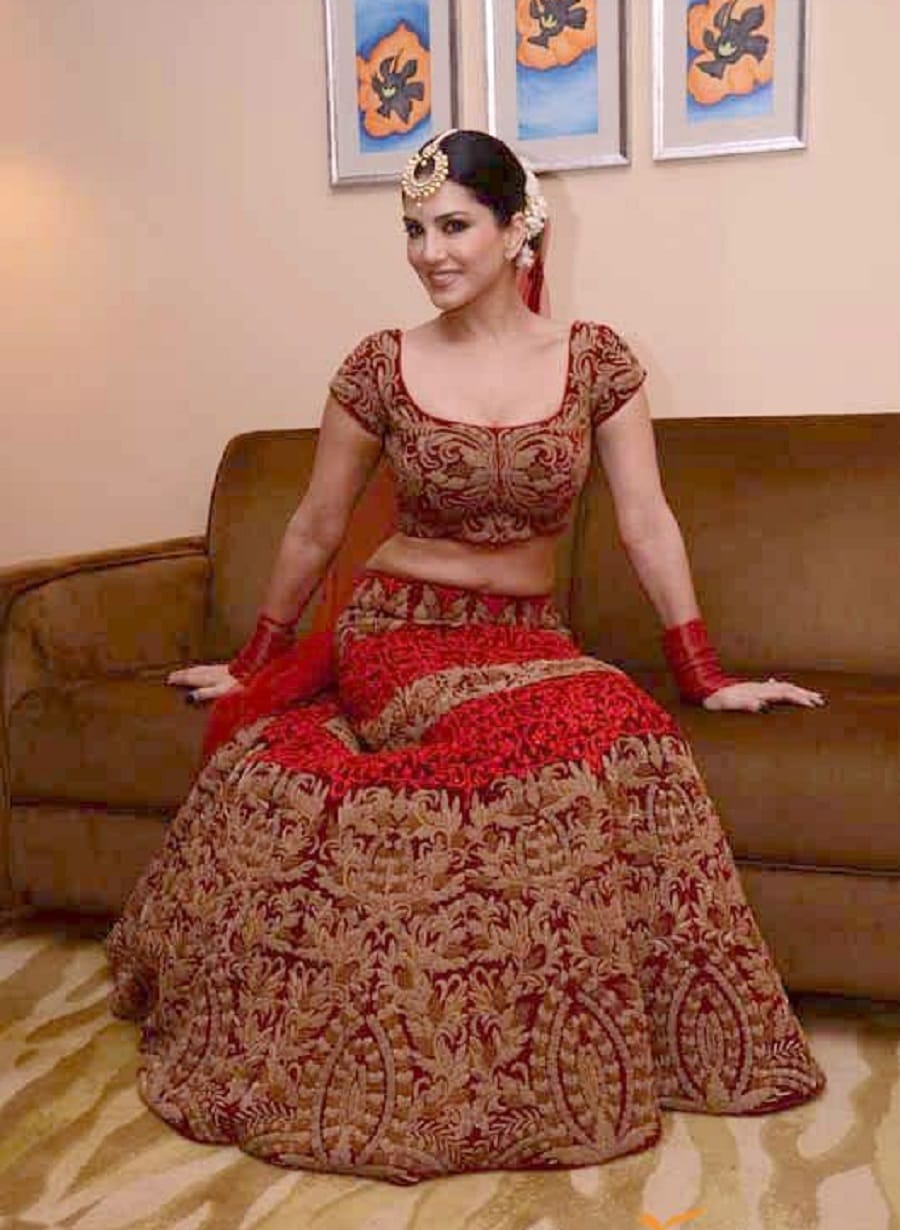 sunny leone looks beautiful in traditional dress
