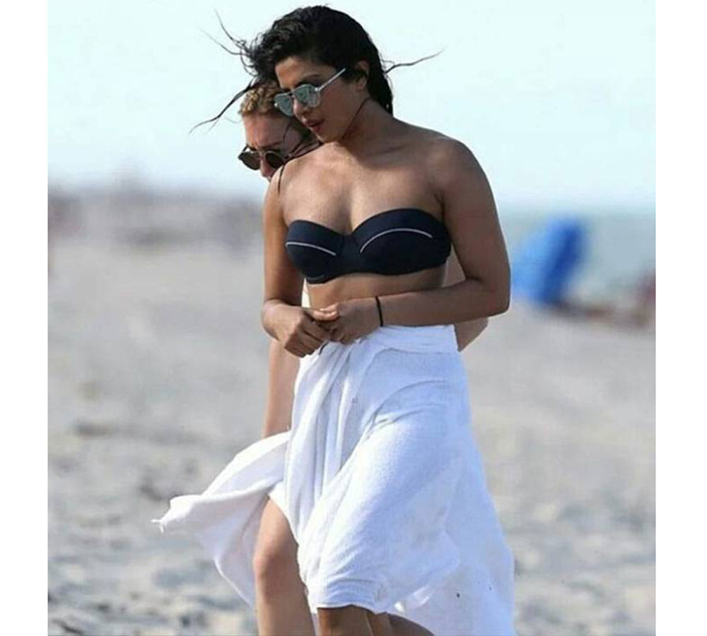 priyanka chopra miami beach Swag In A Black Bikini Is Too Hot To Handle