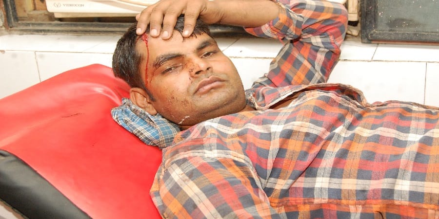 Yogiraj does not stop crime, dabangas attacked with sharp weapon, Seven wounded
