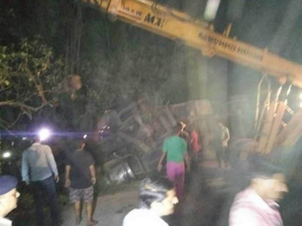 photos of road accident in jaspur