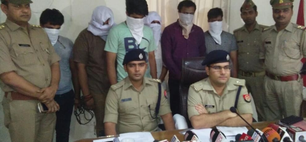  Five bookies arrested with Rs 70,000 from Ghaziabad, seven mobiles also seized