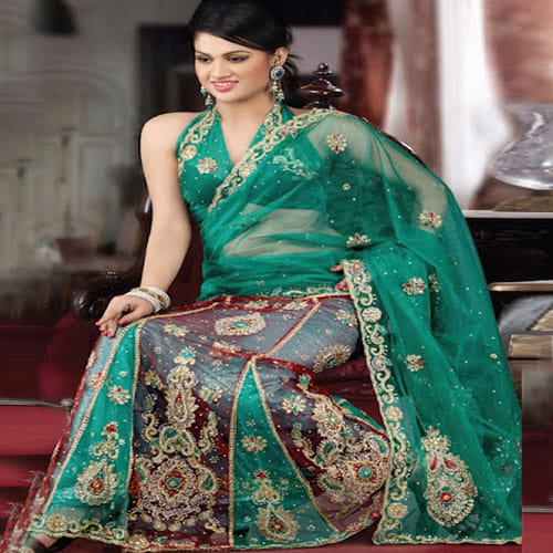 You should never do these five silly mistakes while draping your saree