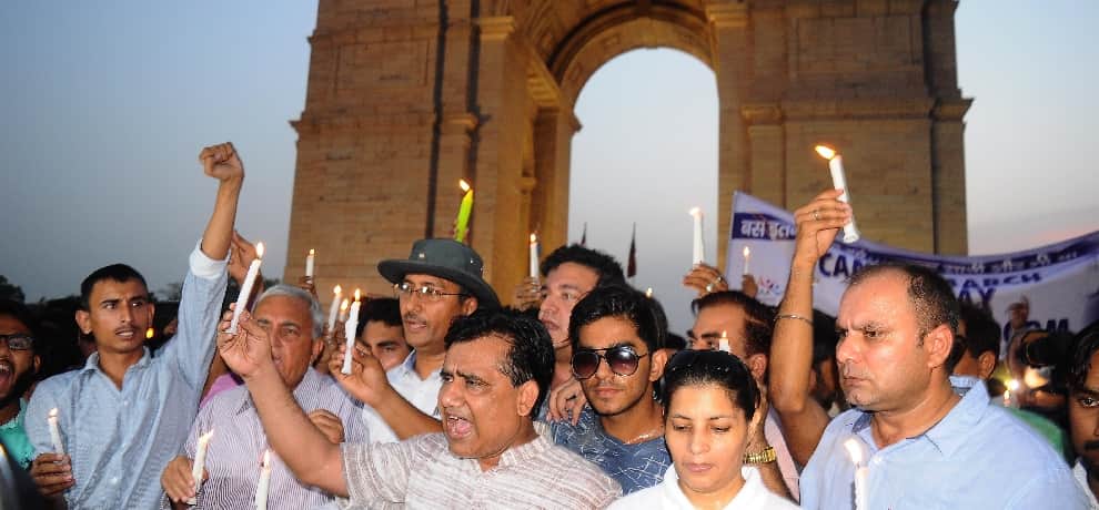 People pay tributes to late army officer Lt. Ummer Fayaz at India Gate