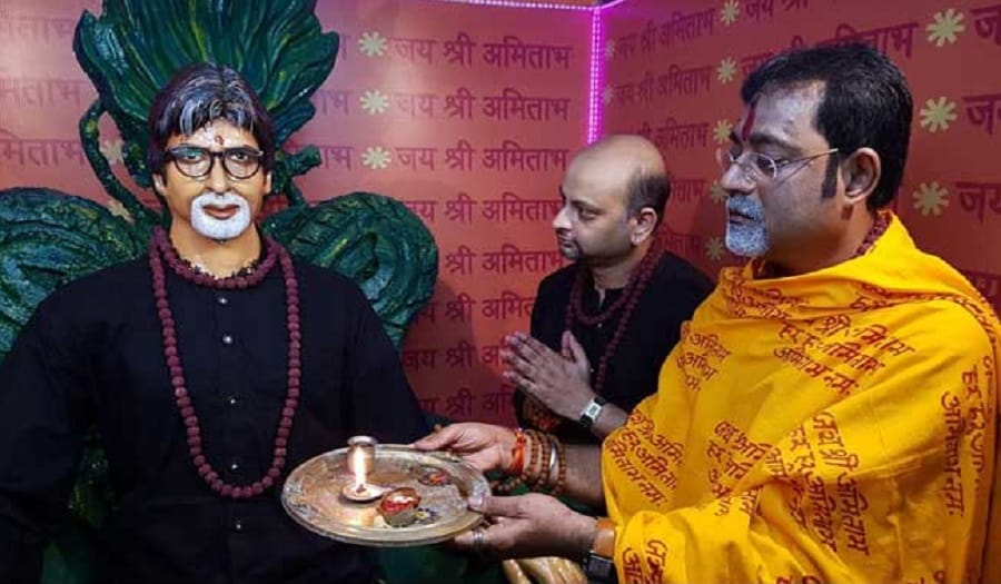 statue of amitabh bachchan installed in temple after the release of sarkar 3
