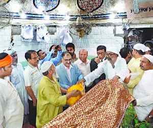  High Court Judge inaugurates Dargah fair, seeks peace