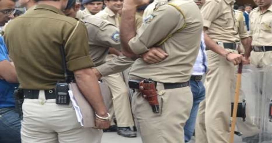 man misbehved with police at mohali