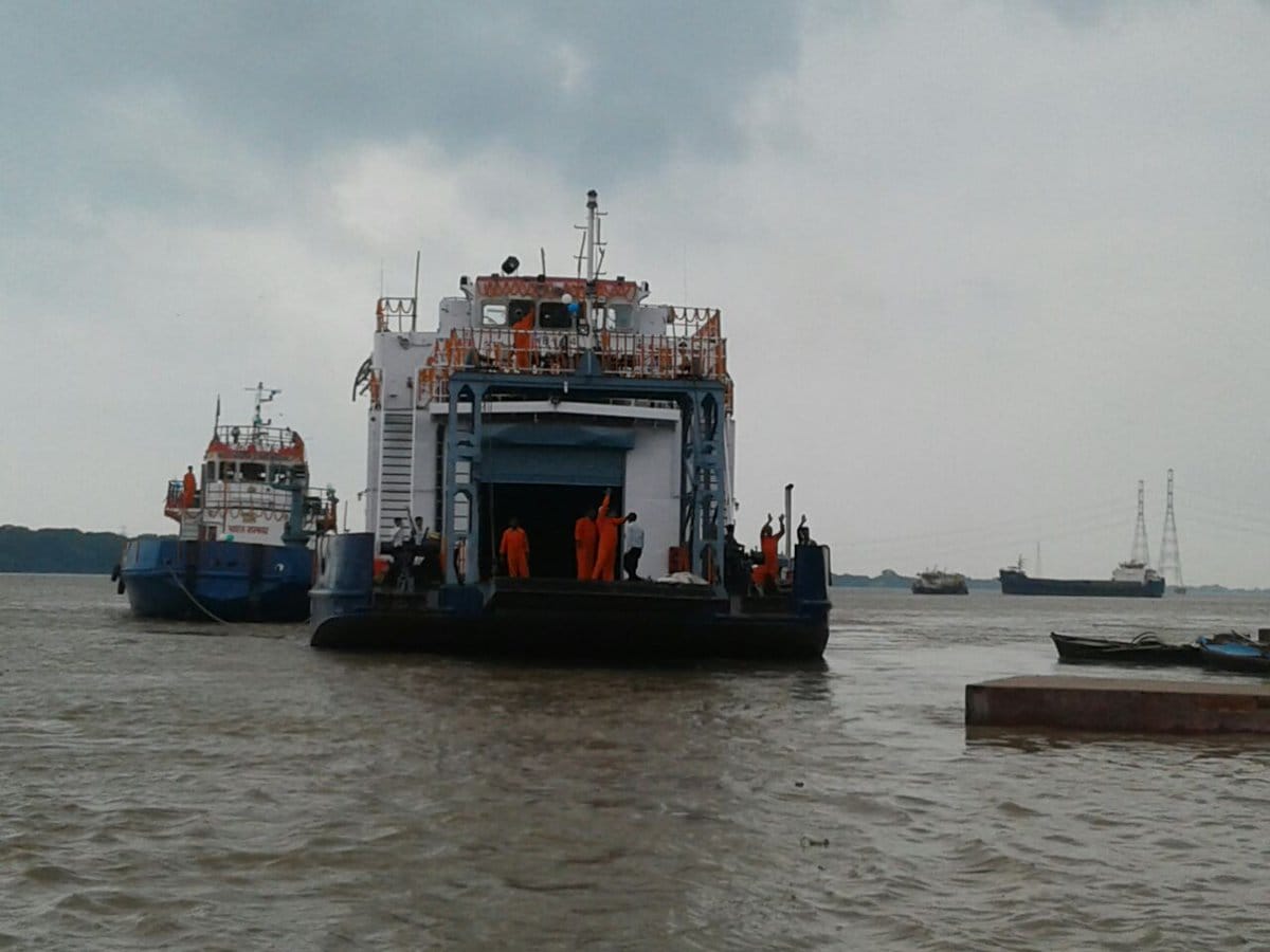 PM's dream project transport in ganga facing land problem