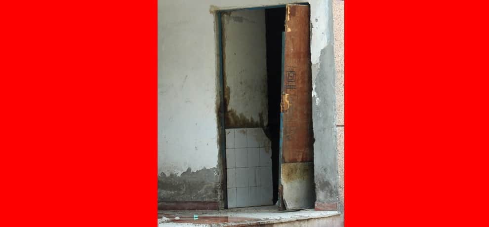 pathetic condition of postmortem house in noida, dead bodies are ill treated