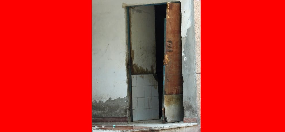 pathetic condition of postmortem house in noida, dead bodies are ill treated