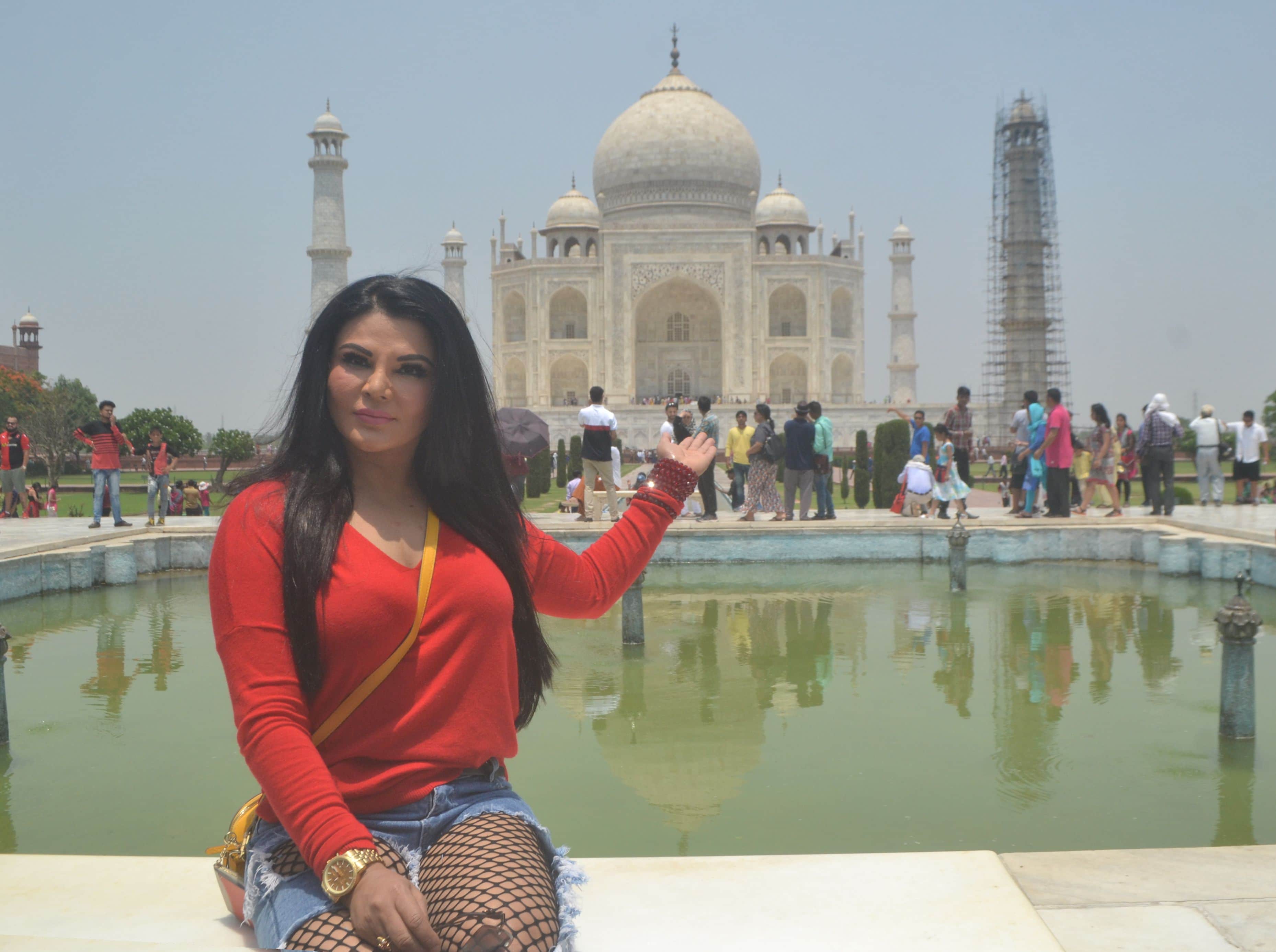 Rakhi Sawant birthday she served food in Anil Ambani wedding in rupees 50