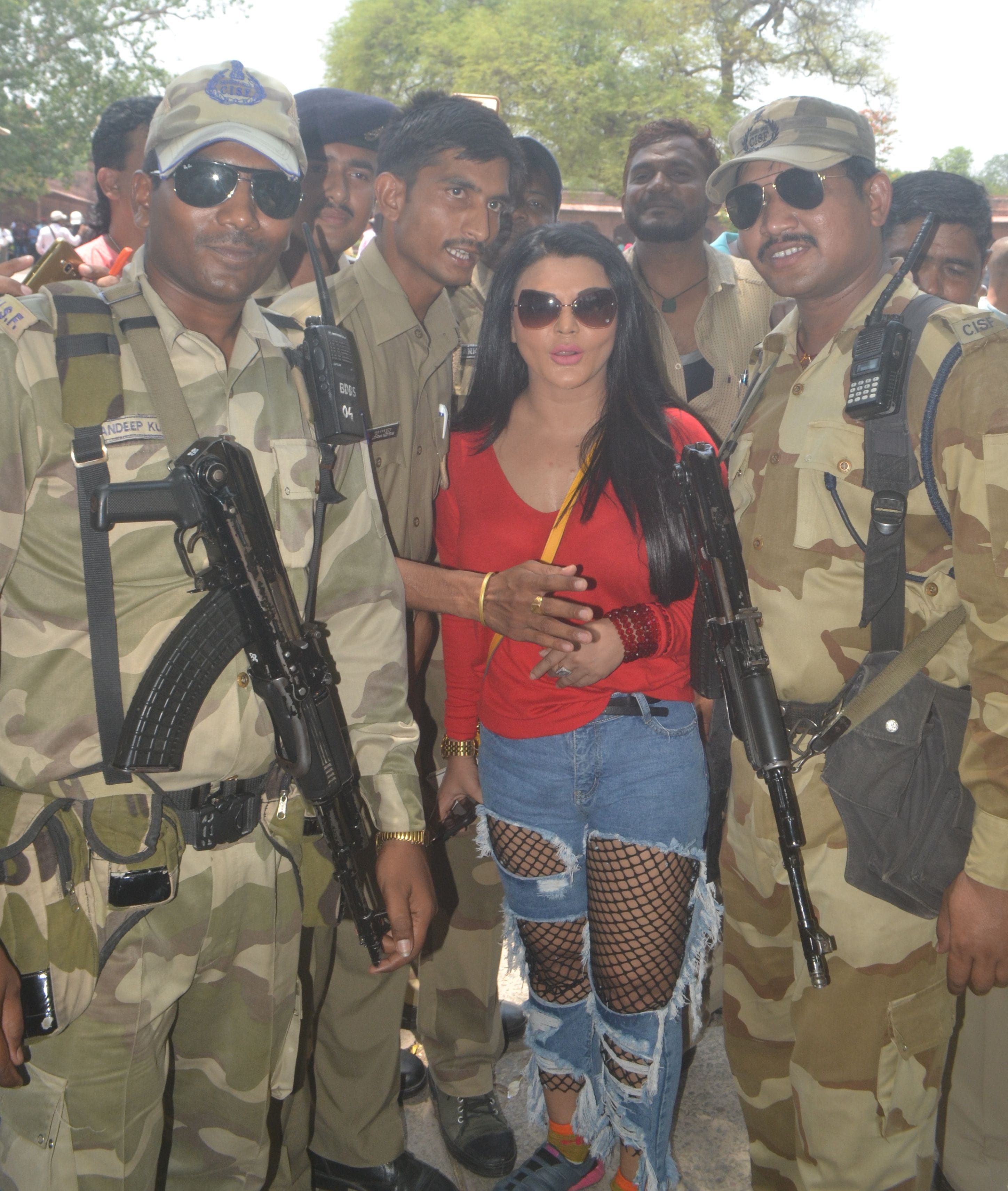 rakhi sawant commented on pm modi after viewing tajmahal
