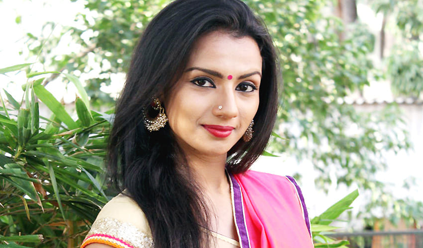 Actress Shruti Hariharan lodging complain in police for posting nude photos