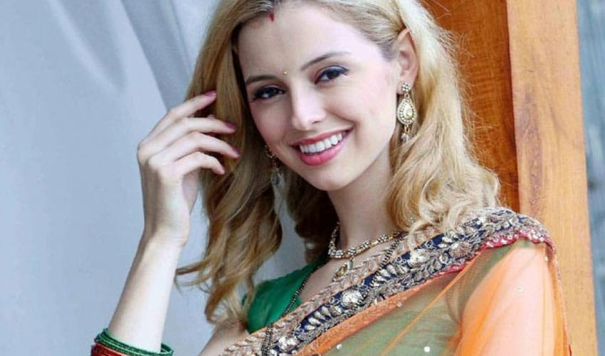 You should never do these five silly mistakes while draping your saree