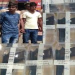 बरामद असलहे और इनसेट में तस्कर