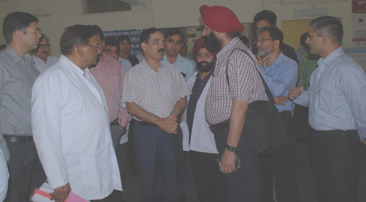 Army team reached inspection of Srinagar Medical College.