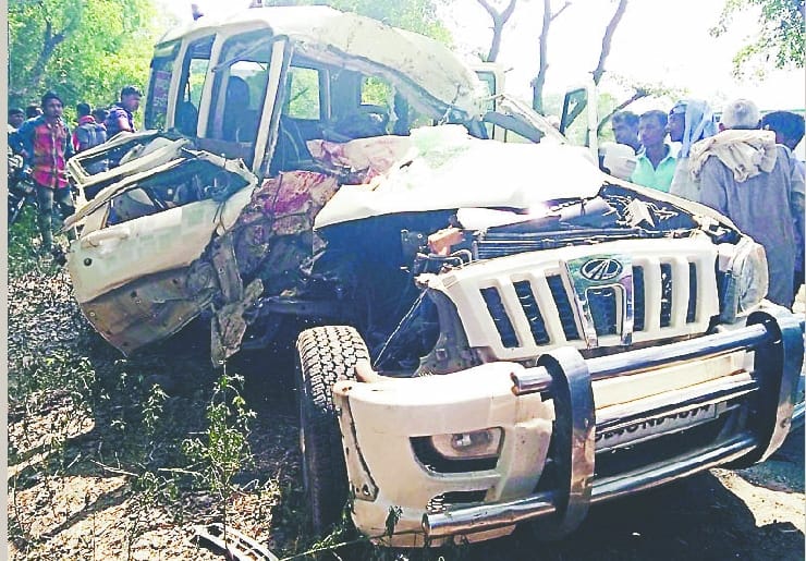 The car collided with a tree, the death of one