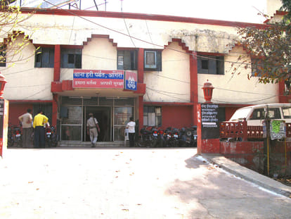 Without postmortem police do funeral of anidentified dead body