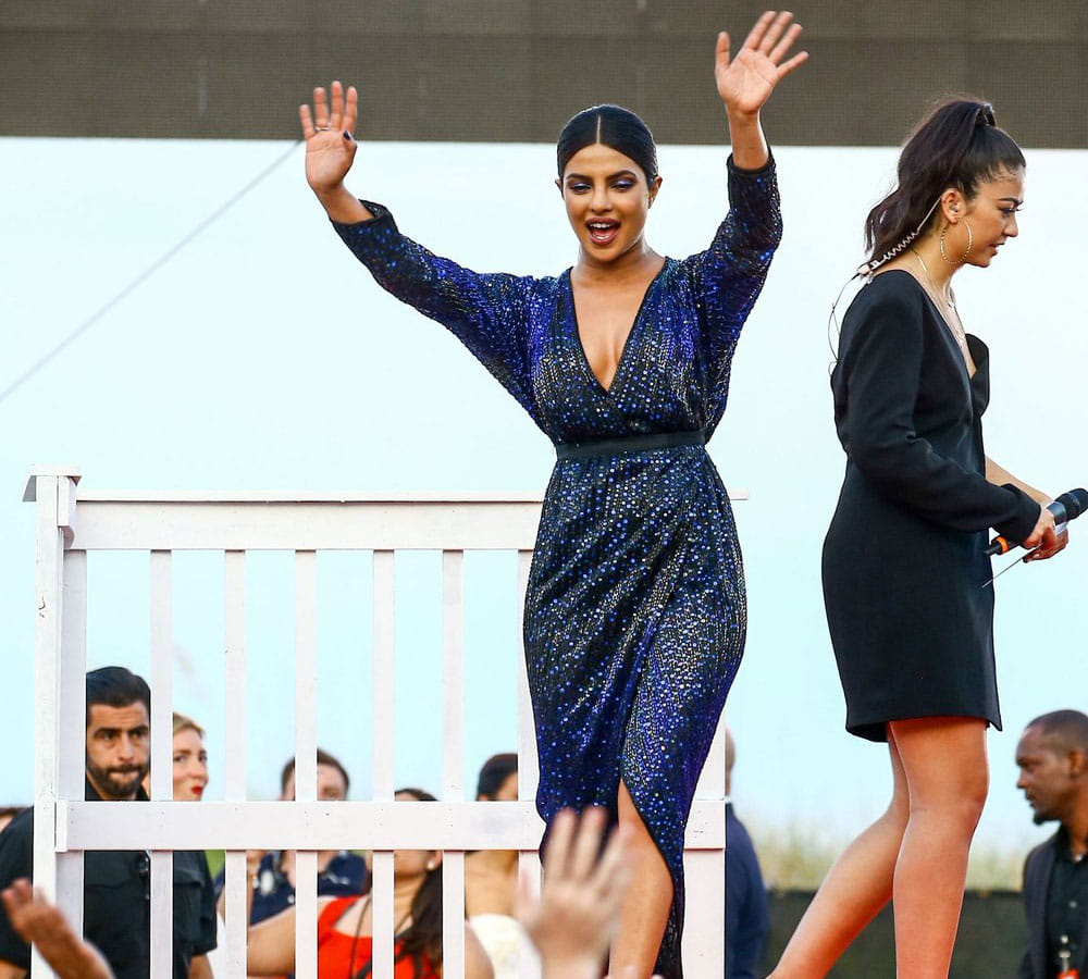 Priyanka Chopra Attend 'Baywatch' Miami Beach Premiere Along With 'The Rock' Dwayne Johnson