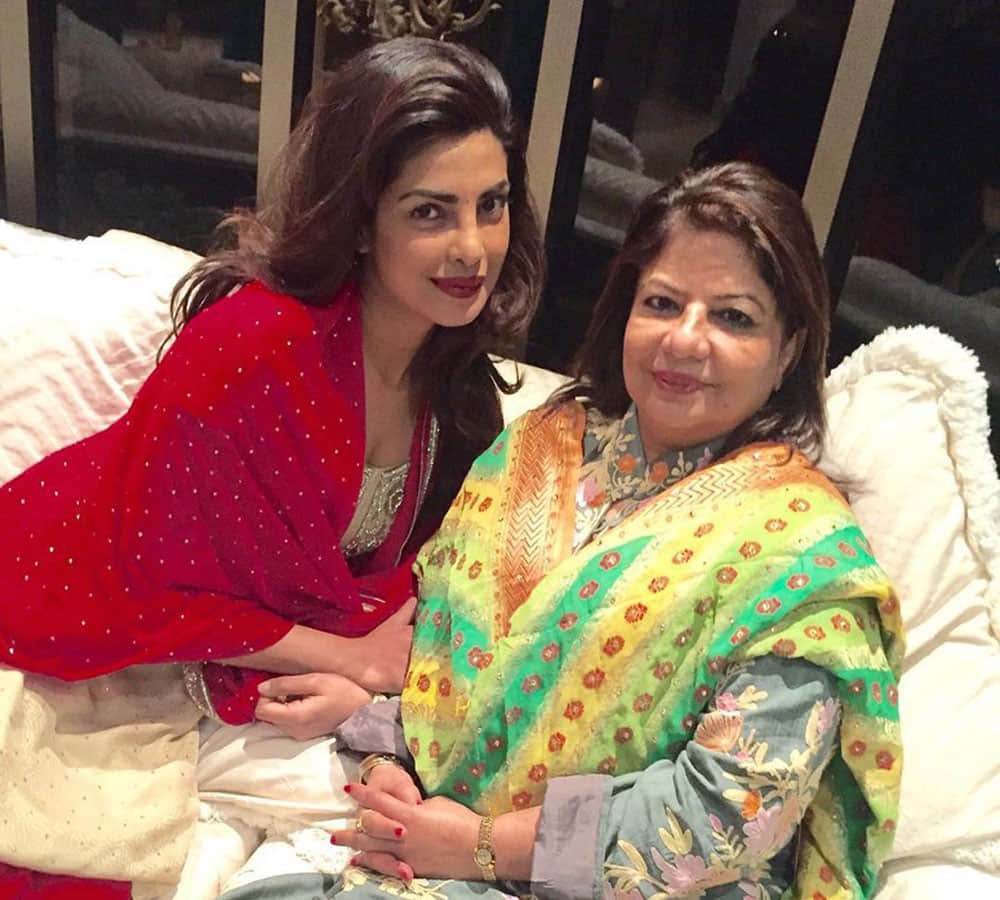 Mother's Day Special: Priyanka Chopra, Alia Bhatt & Other Bollywood Actresses Wishes Their Mothers