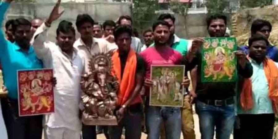 50 Dalit Families renunciate hindu religion in Uttar pradesh 