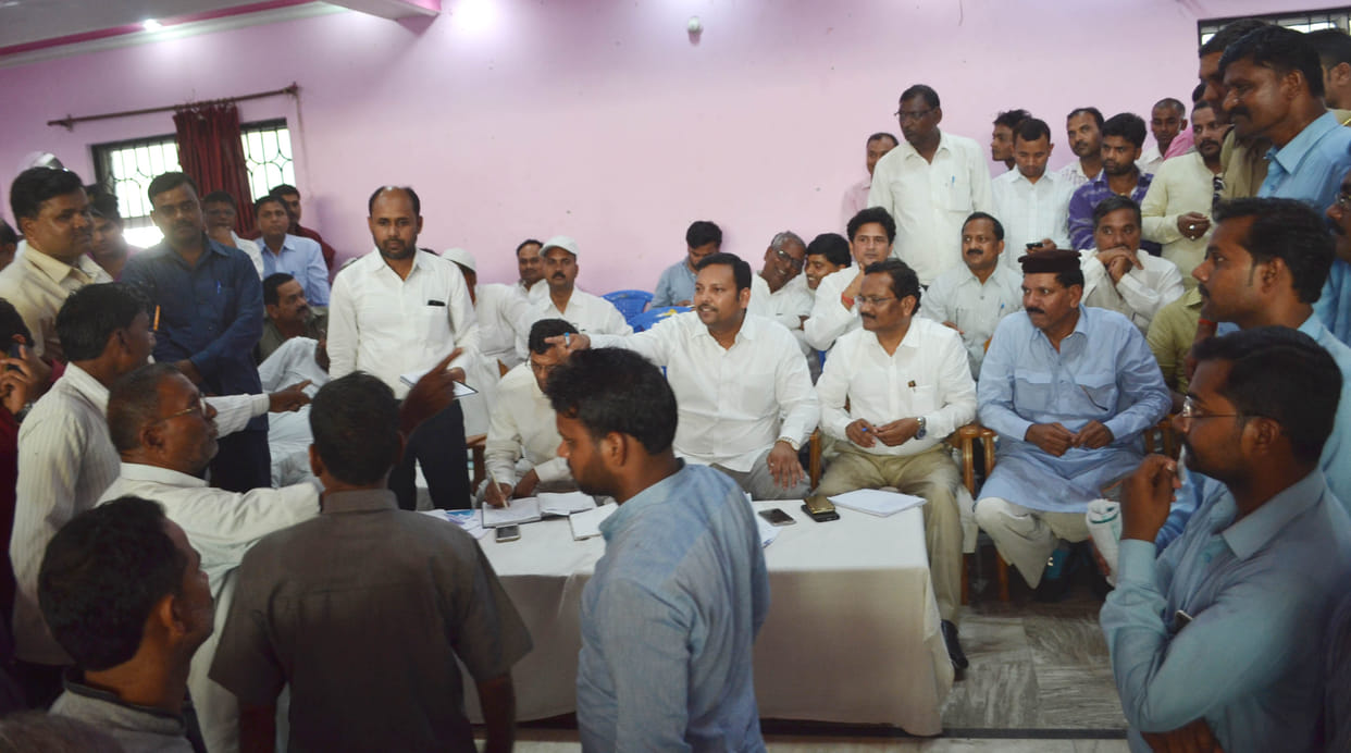 Elections held between the ruckus, Ramdhian became the district president
