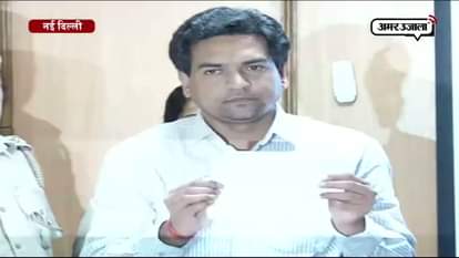 KAPIL MISHRA EXPOSE KEJRIWAL AND THEN FAINTS DURING PRESS CONFERENCE