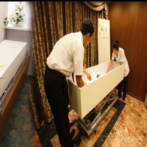 Japan lastel corpse hotel 